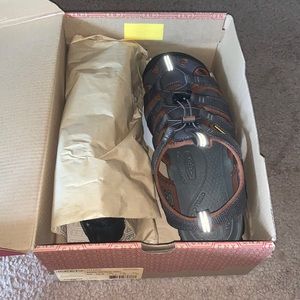 KEEN. CNX shoes.